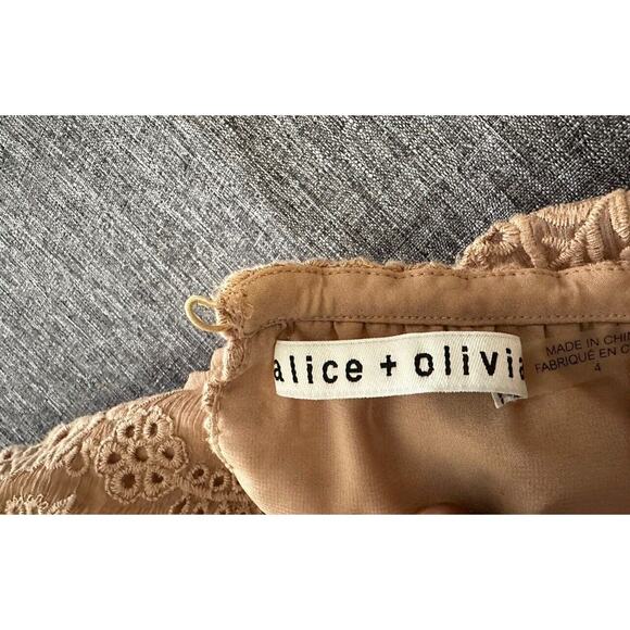 Alice + Olivia Waylon Off The Shoulder Dress Nude Embroidered eyelet / Size 4 - Picture 12 of 12